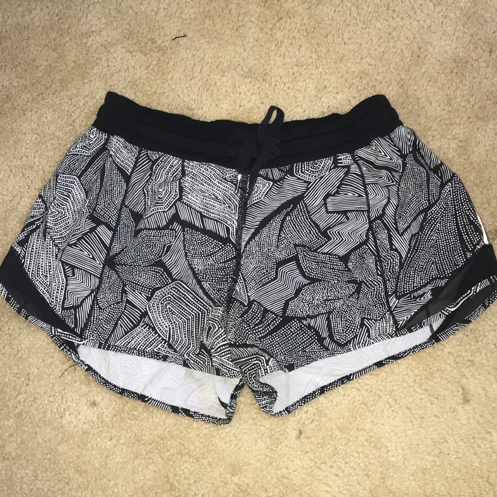 Lululemon Hotty Hot Long Short